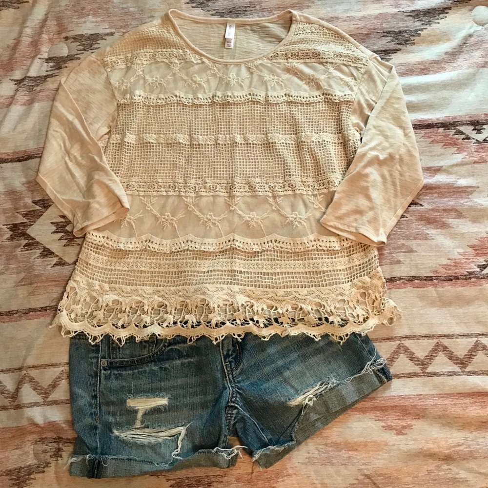 Gorgeous Lace 3/4 Sleeve Top